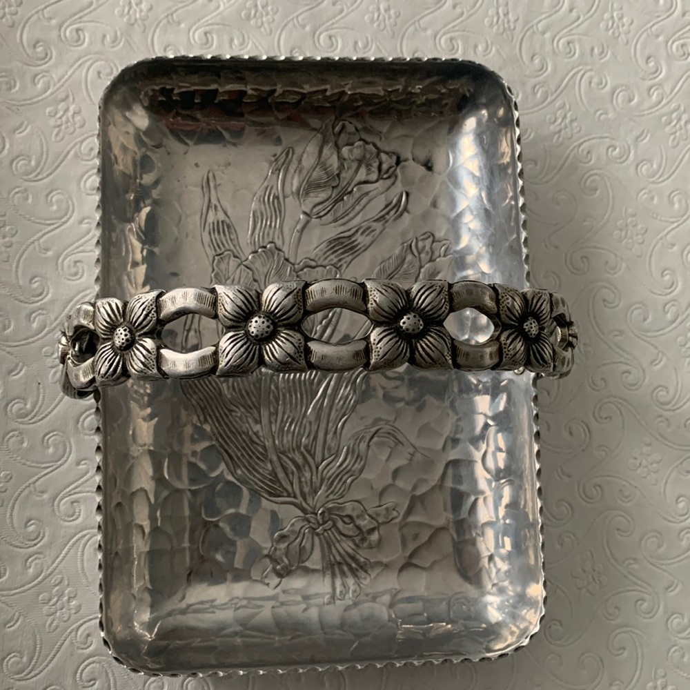 Rodney Kent Tulip Hammered Aluminum Trinket Tray with Handle